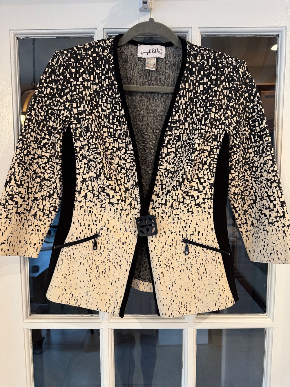Joseph Ribkoff black& cream, abstract, print jacket, size 8 excellent condition